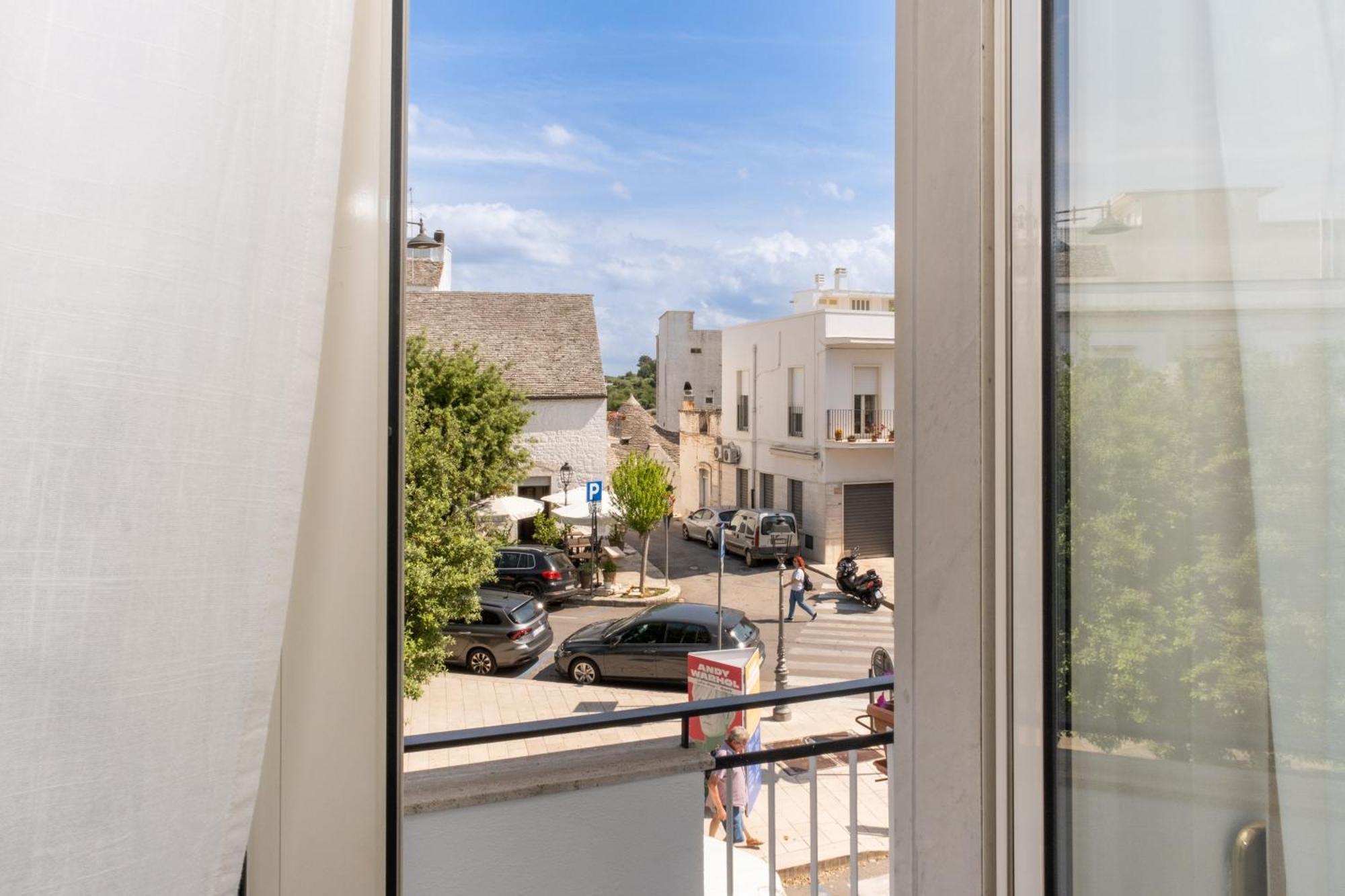 לינה וארוחת בוקר אלברובלו La Finestra Sui Trulli מראה חיצוני תמונה